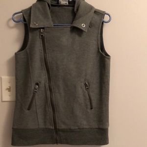 Never use vest with detachable hoodie